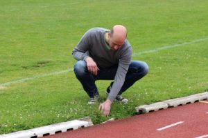 Sportplatz Sicherheitsprüfung Begehung artec