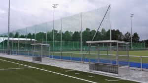 Ballfangnetz auf Sportplatz