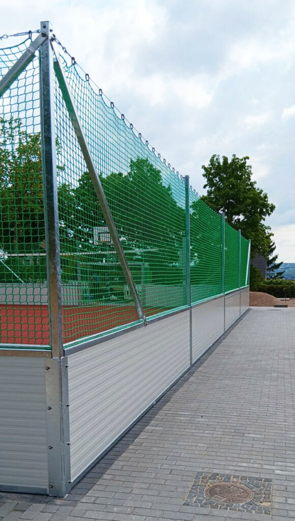 Soccer Court aus Stahl